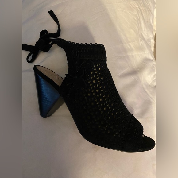 Vince Camuto Shoes - Vince Camuto Ensley black suede heels, size 9 wide